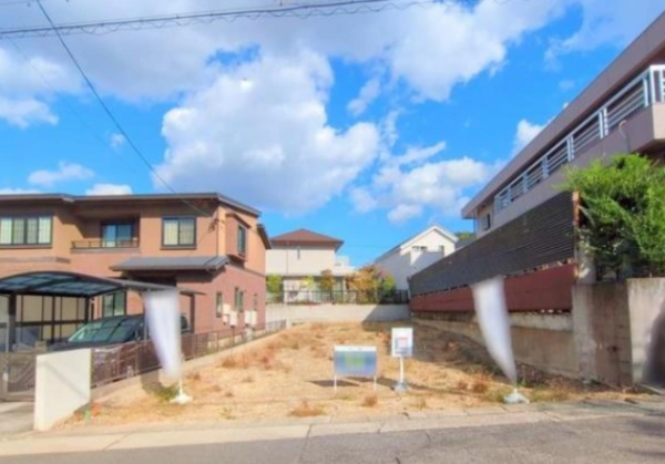 名古屋市千種区朝岡町、土地の前面道路を含む現地写真画像です