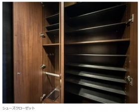 名古屋市昭和区高峯町、中古マンションの玄関画像です