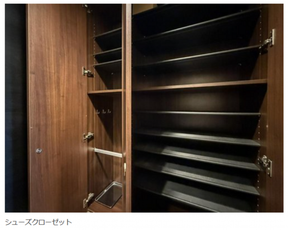 名古屋市昭和区高峯町、中古マンションの玄関画像です