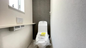 名古屋市千種区春岡通、中古一戸建てのトイレ画像です
