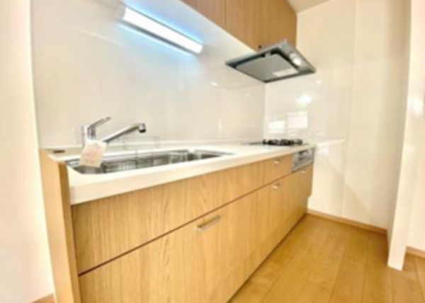 名古屋市瑞穂区浮島町、中古マンションのキッチン画像です