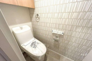 名古屋市千種区城山町、中古マンションのトイレ画像です