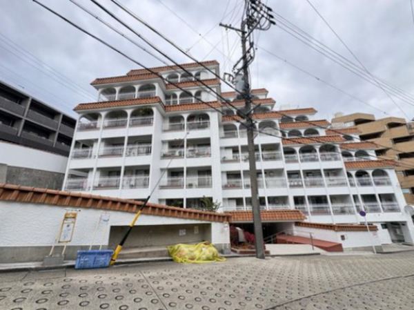 名古屋市千種区菊坂町、中古マンションの外観画像です