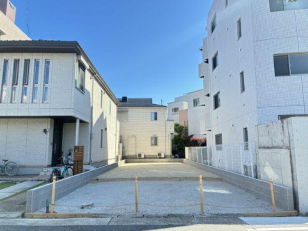 名古屋市千種区穂波町、土地の前面道路を含む現地写真画像です
