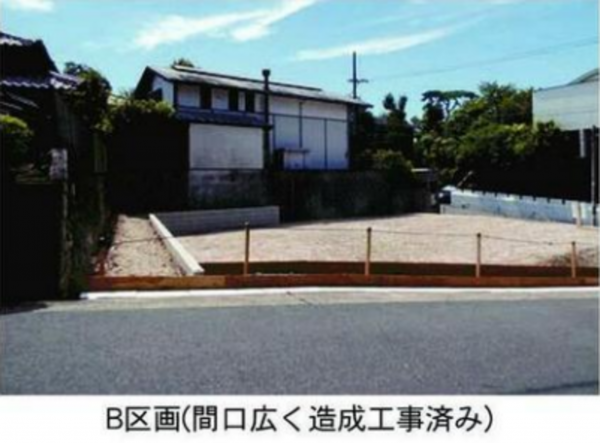 名古屋市瑞穂区春山町、土地の前面道路を含む現地写真画像です