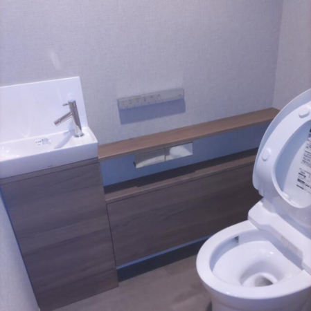 名古屋市千種区星が丘元町、中古マンションのトイレ画像です