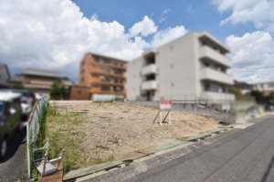 名古屋市天白区元八事、土地の前面道路を含む現地写真画像です