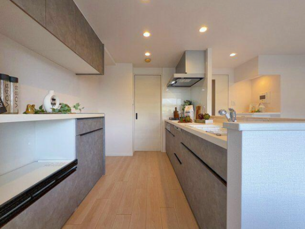 名古屋市瑞穂区彌富町円山、中古マンションのキッチン画像です