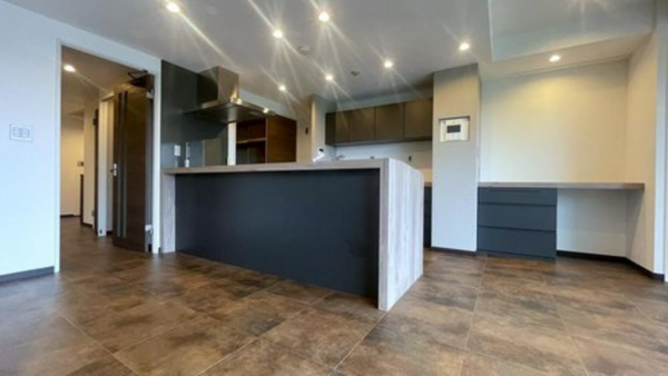 名古屋市瑞穂区春山町、中古マンションの居間画像です