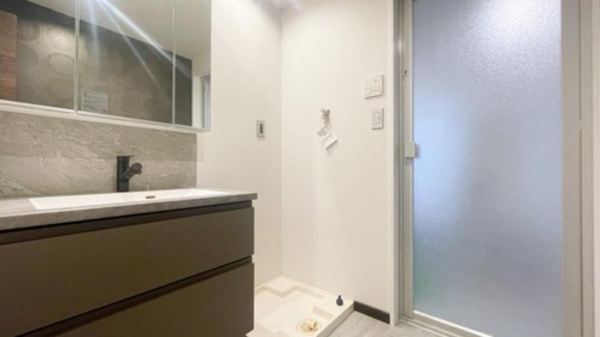 名古屋市瑞穂区春山町、中古マンションの洗面画像です