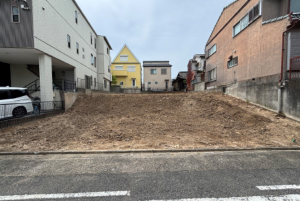 名古屋市瑞穂区平郷町、土地の前面道路を含む現地写真画像です