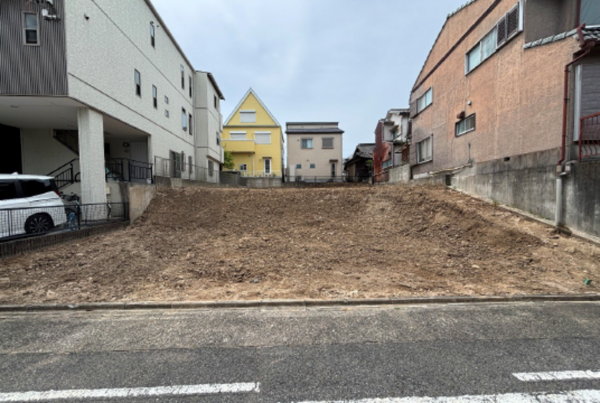 名古屋市瑞穂区平郷町、土地の前面道路を含む現地写真画像です