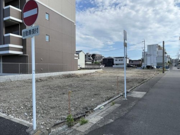 名古屋市昭和区広路通、土地の前面道路を含む現地写真画像です