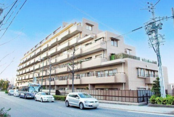 名古屋市千種区、中古マンションの外観画像です