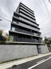 名古屋市千種区山門町、中古マンションの外観画像です