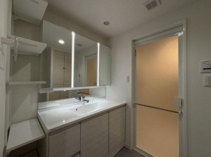 名古屋市千種区東明町、中古マンションの洗面画像です