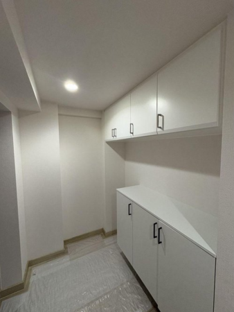 名古屋市千種区東明町、中古マンションの玄関画像です