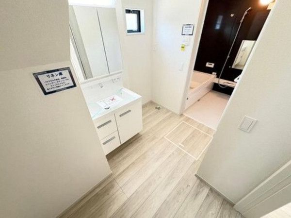 名古屋市千種区希望ケ丘、新築一戸建ての洗面画像です