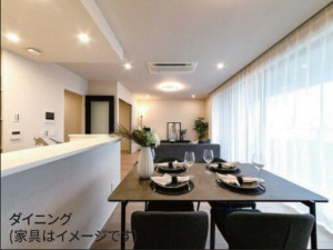 名古屋市千種区日和町、中古マンションの居間画像です
