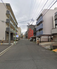 名古屋市瑞穂区妙音通、収益物件/マンションの前面道路を含む現地写真画像です