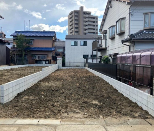 名古屋市千種区猫洞通、土地の前面道路を含む現地写真画像です