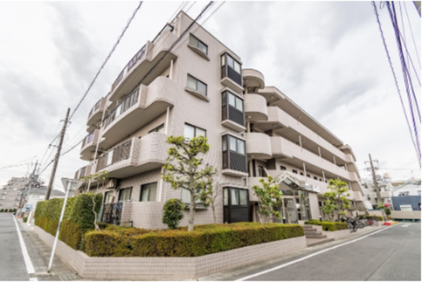 春日部市谷原、中古マンションの外観画像です