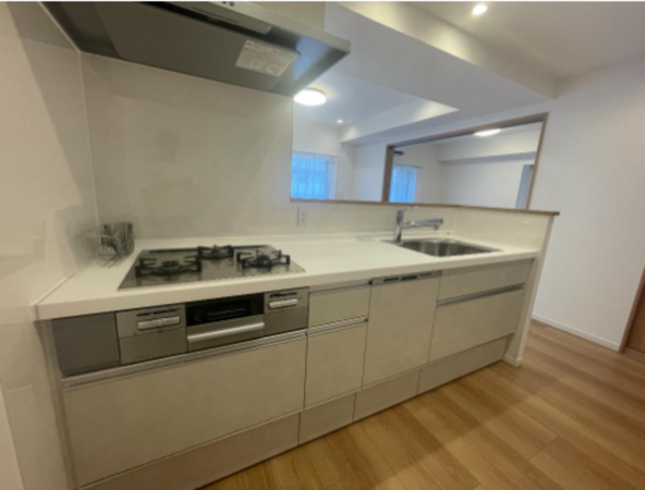 春日部市粕壁東、中古マンションのキッチン画像です