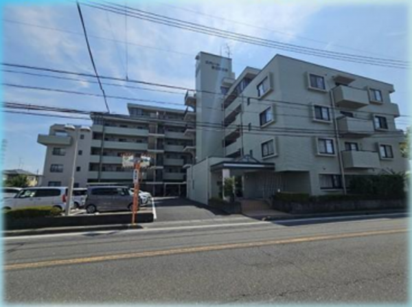 春日部市下蛭田、中古マンションの外観画像です