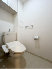 春日部市粕壁東、中古マンションのトイレ画像です