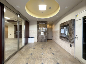 春日部市粕壁東、中古マンションのエントランス画像です