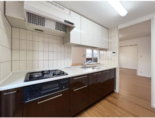 春日部市粕壁東、中古マンションのキッチン画像です