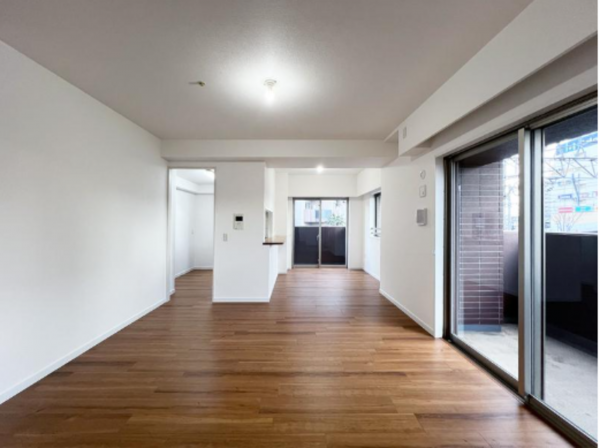 春日部市粕壁東、中古マンションの居間画像です