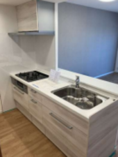 春日部市小渕、中古マンションのキッチン画像です