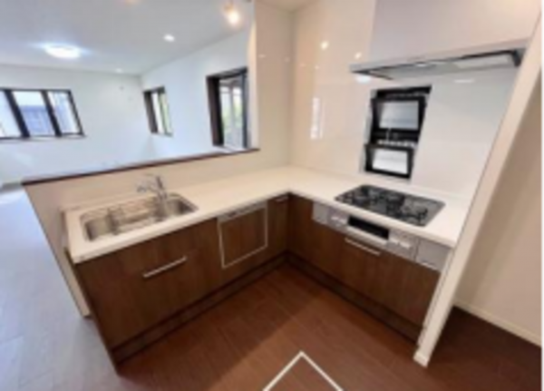 春日部市増田新田、中古一戸建てのキッチン画像です