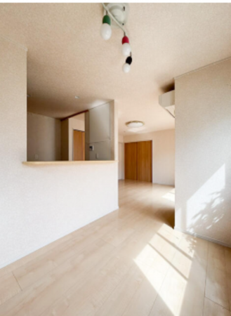 春日部市小渕、中古一戸建ての居間画像です