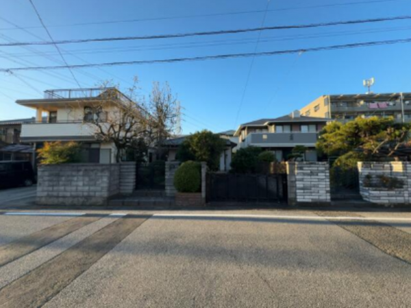 春日部市豊町、中古一戸建ての外観画像です