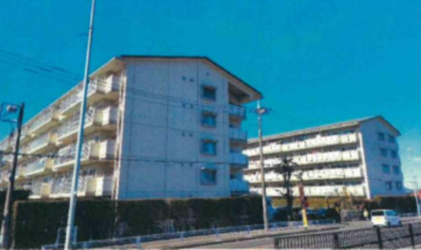 春日部市大枝、中古マンションの外観画像です