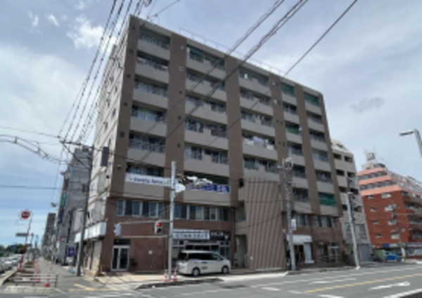 春日部市中央、中古マンションの外観画像です