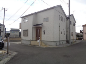 春日部市南中曽根、中古一戸建ての画像です