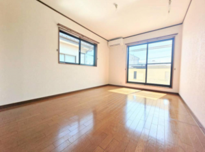 春日部市南中曽根、中古一戸建ての画像です