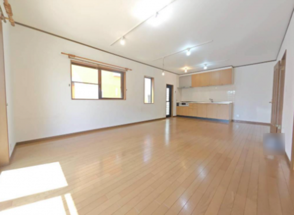 春日部市南中曽根、中古一戸建ての画像です