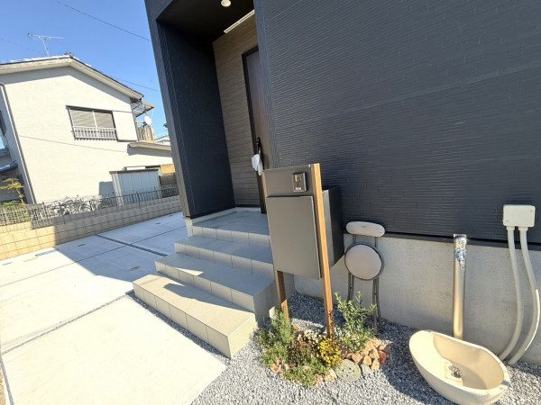 春日部市粕壁東、新築一戸建ての画像です