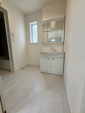 春日部市一ノ割、新築一戸建ての画像です