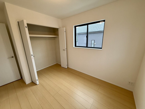 春日部市一ノ割、新築一戸建ての画像です