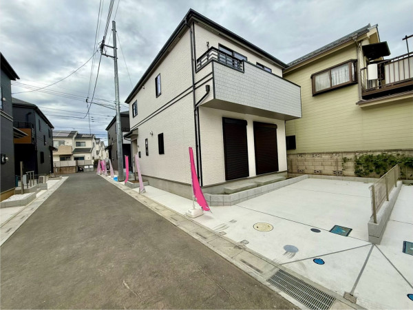春日部市一ノ割、新築一戸建ての画像です