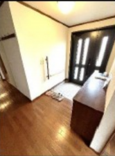 神戸市須磨区多井畑東町、中古一戸建ての玄関画像です