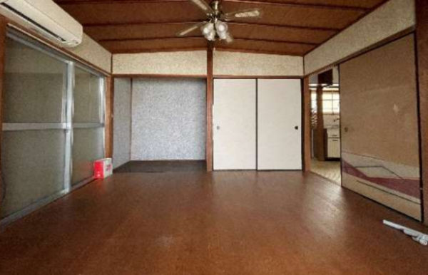 神戸市須磨区禅昌寺町、中古一戸建ての居間画像です