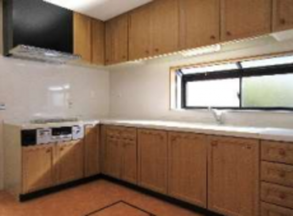 神戸市須磨区友が丘、中古一戸建てのキッチン画像です