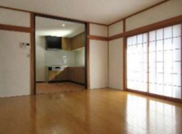 神戸市須磨区友が丘、中古一戸建ての居間画像です