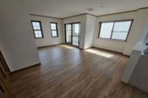 神戸市須磨区大田町、中古一戸建ての居間画像です